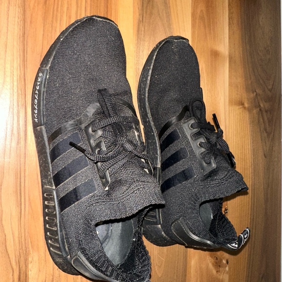 adidas gazelle silver green womens Adidas NMD R1 Triple Black (2016/2019/2020)
